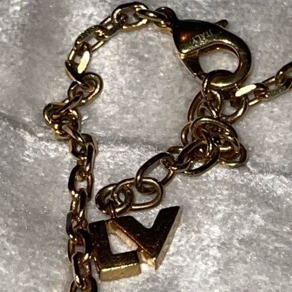 Authentic RARE Louis Vuitton necklace great condition comes with box n dust bag - Picture 13 of 14